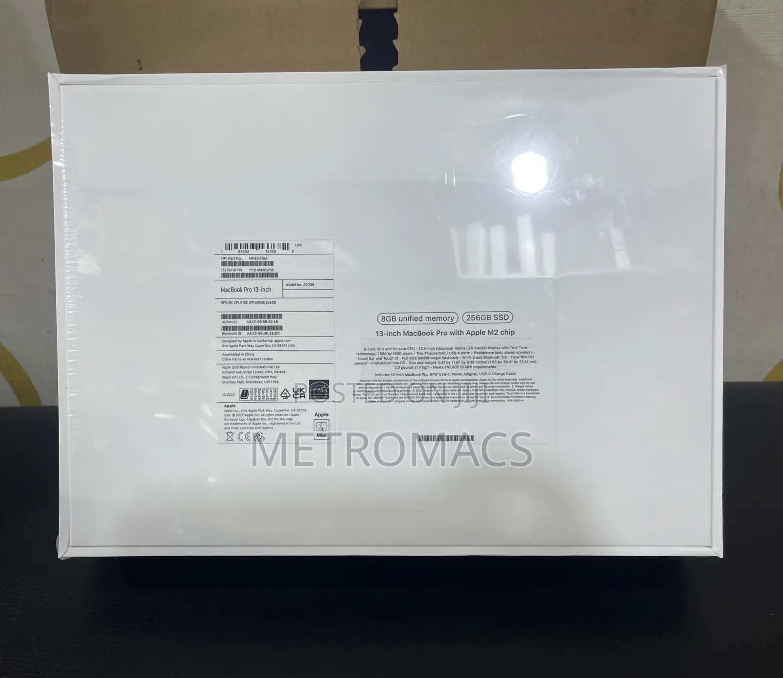 New Laptop Apple MacBook Pro 2022 M2 8GB Apple M2 SSD 256GB