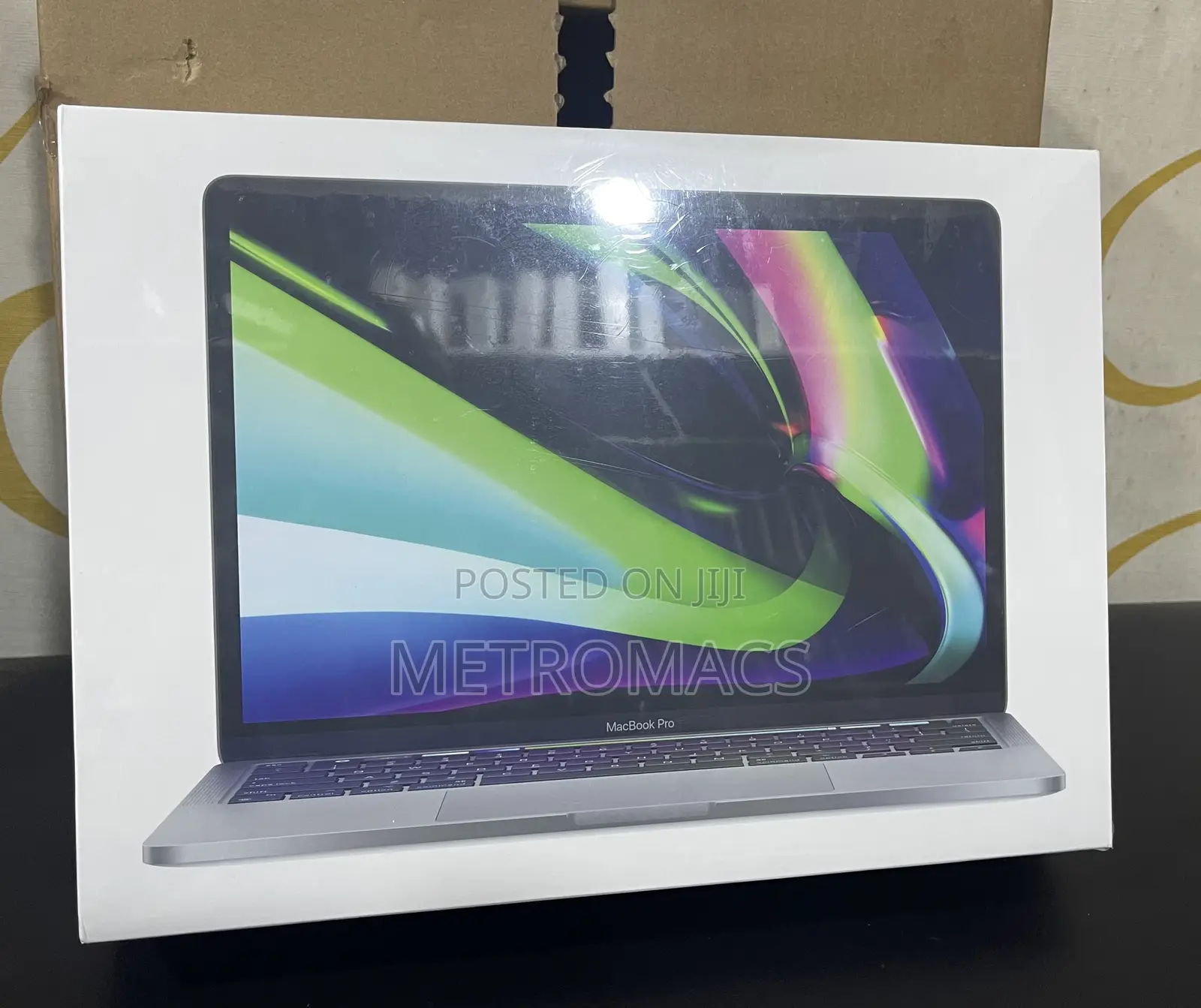 New Laptop Apple MacBook Pro 2022 M2 8GB Apple M2 SSD 256GB