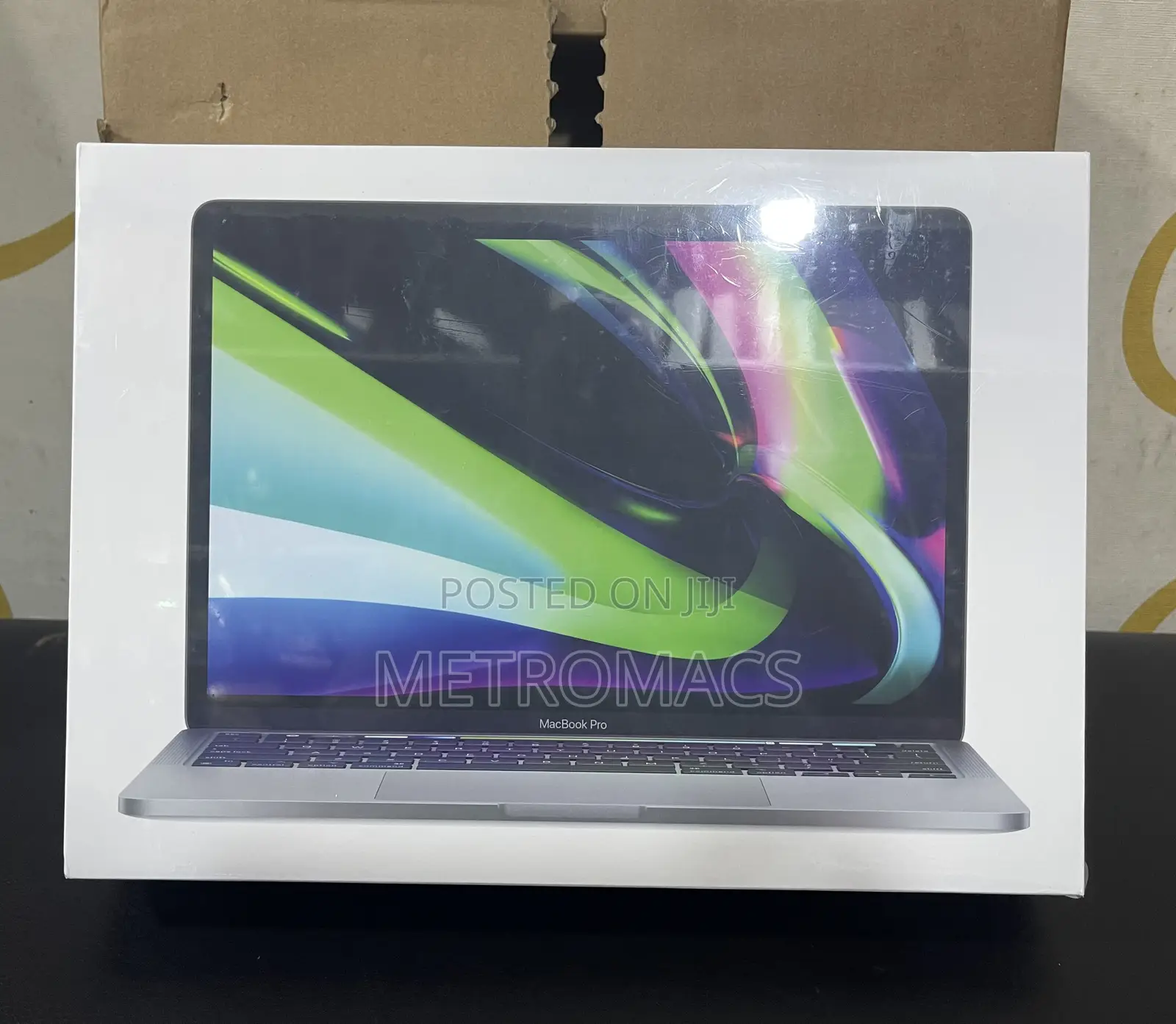 New Laptop Apple MacBook Pro 2022 M2 8GB Apple M2 SSD 256GB
