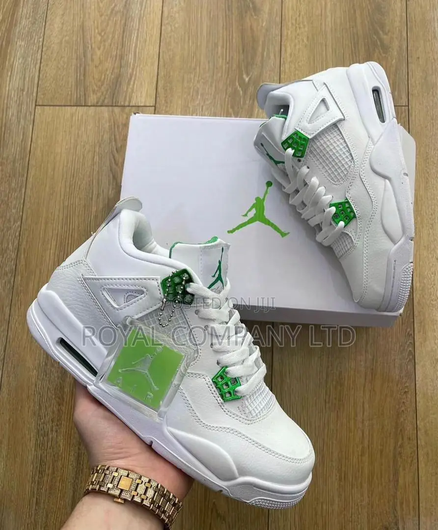 Nike Air Jordan 4 Retro in White