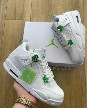 Nike Air Jordan 4 Retro in White