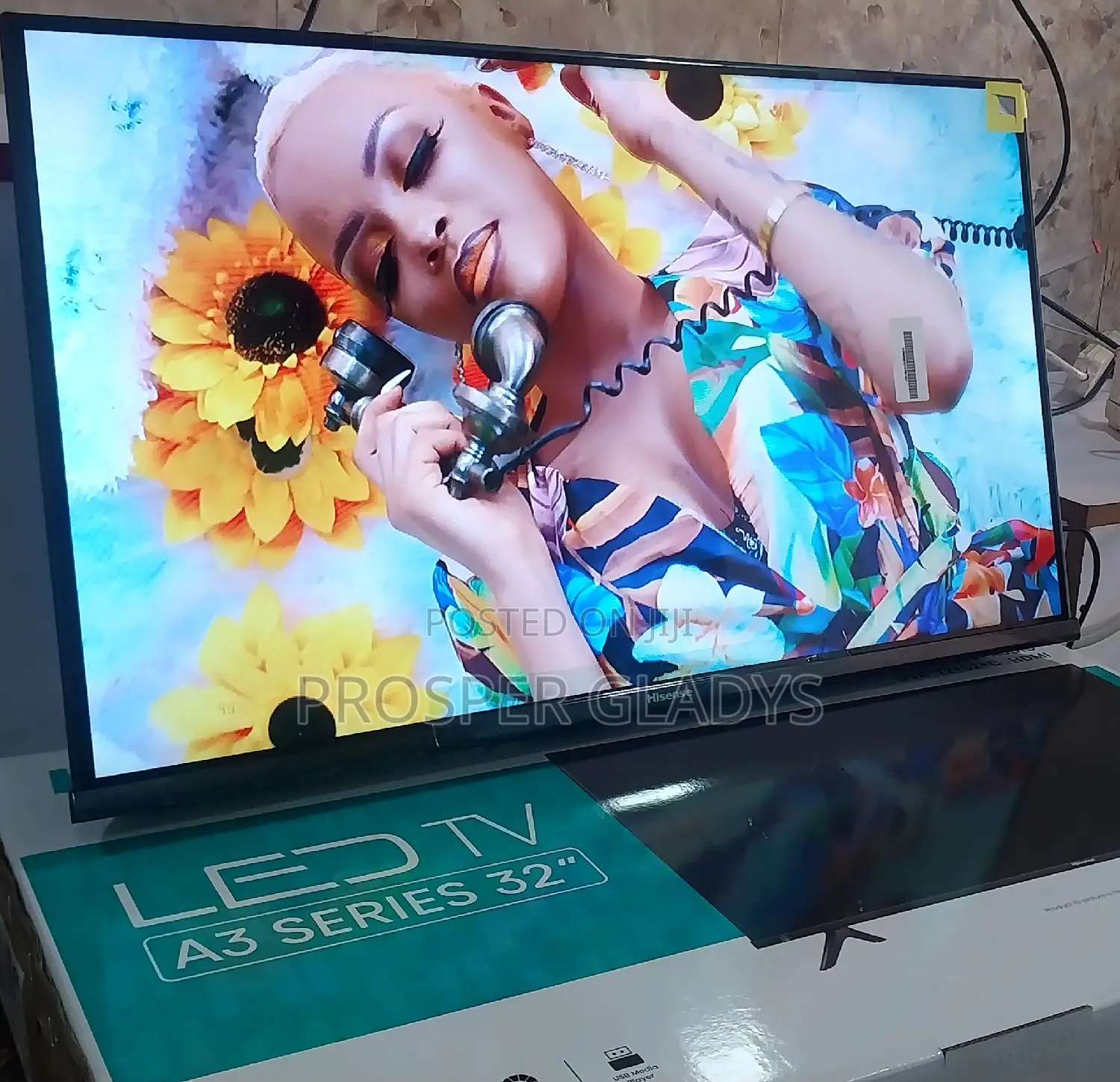 Hisense 32 Digital Flat Screen Flameless