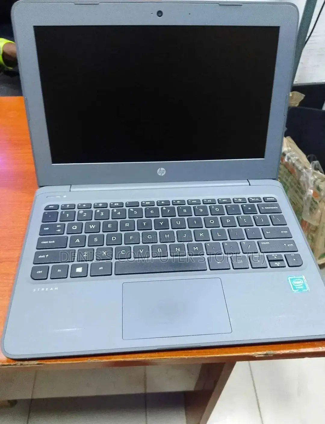 Laptop HP Stream 11 Pro G4 EE 4GB Intel Pentium SSD 60GB
