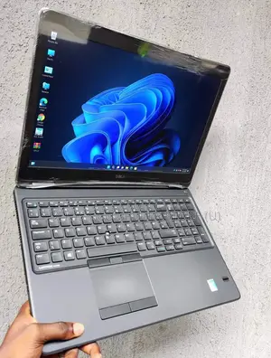 Laptop Dell Latitude E5550 4GB Intel Core i5 HDD 500GB