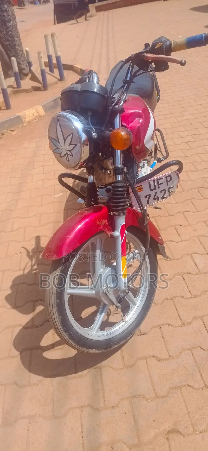 TVS HLX 125 2021 Red