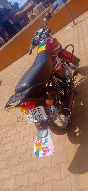 TVS HLX 125 2021 Red