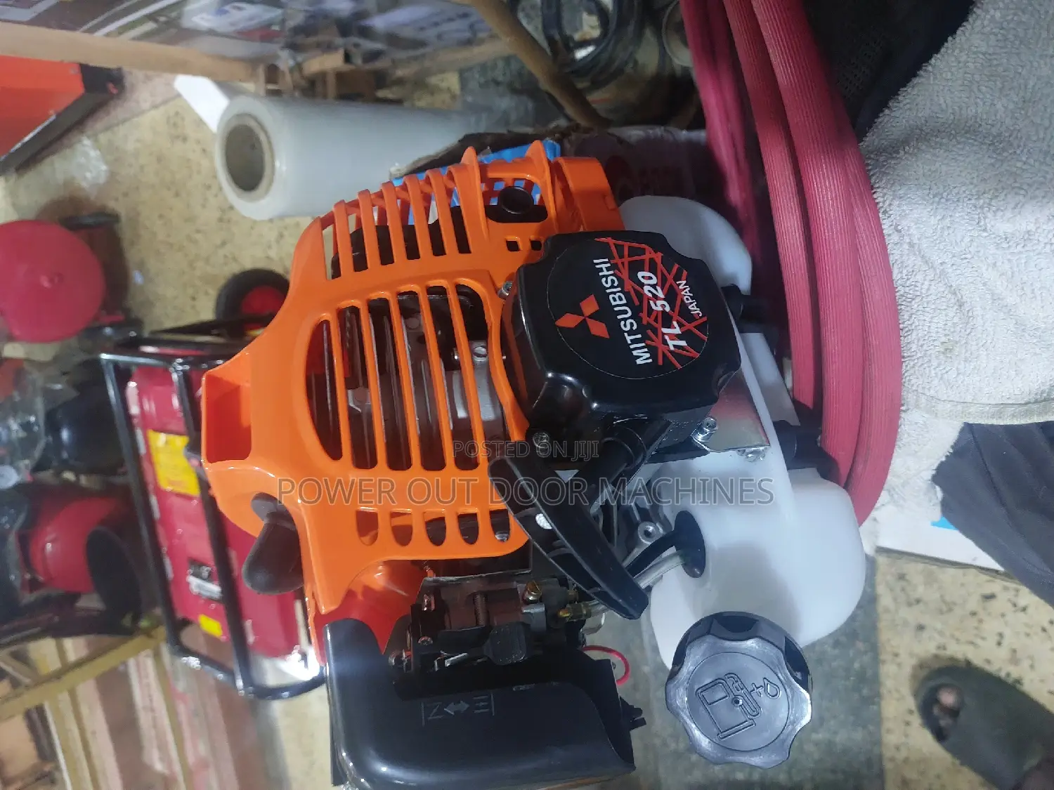 Mitsubish 520 Brush Cutter / Grass Cutter / Lawn Mower
