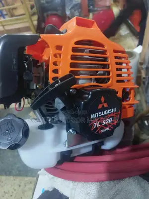Mitsubish 520 Brush Cutter / Grass Cutter / Lawn Mower