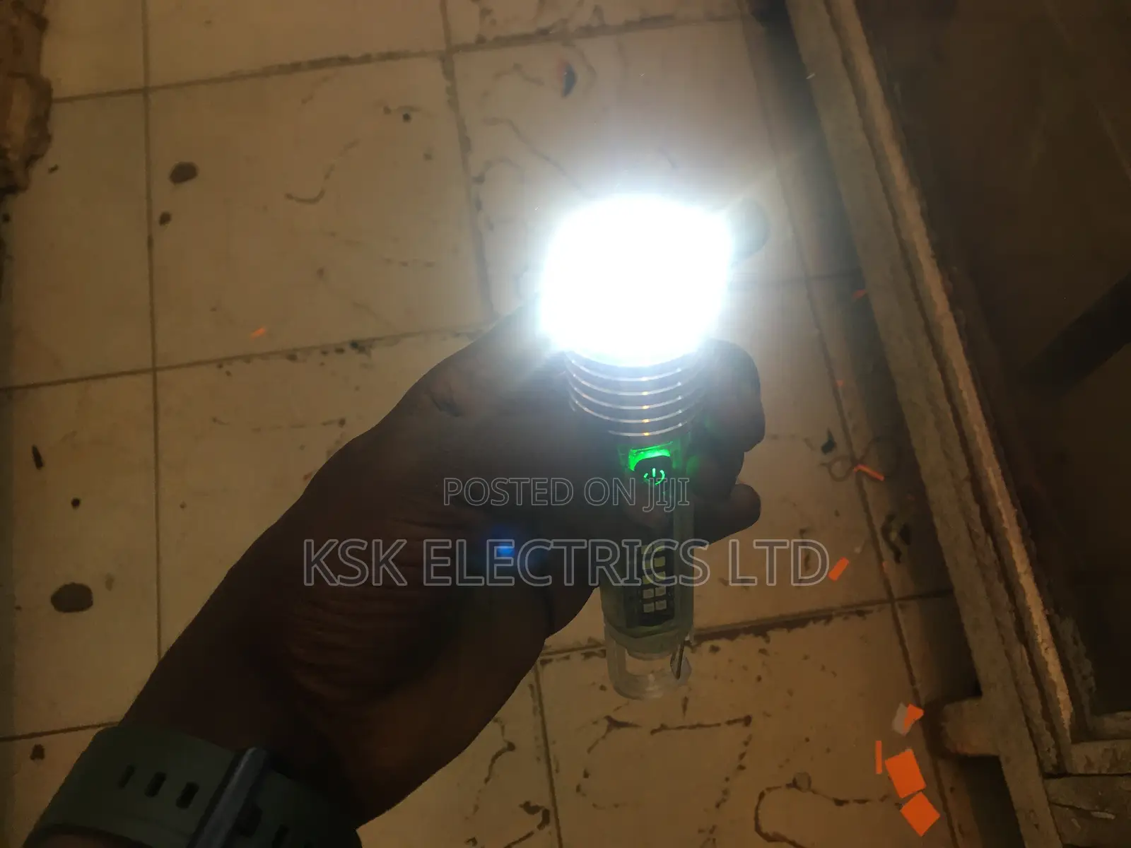 Mini Strong Flashlight Built-in Battery Rechargeable