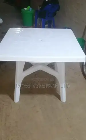 Plastic Bar Table
