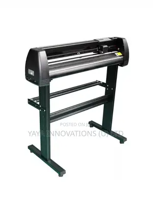 Operational Machine for Cutting Vinyl Plotter