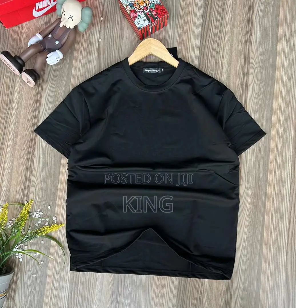 Plain Solid Colour T-Shirt. Black -White Others