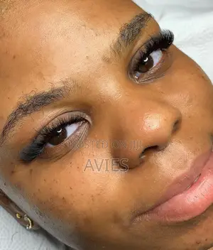 Cluster Lash Extensions
