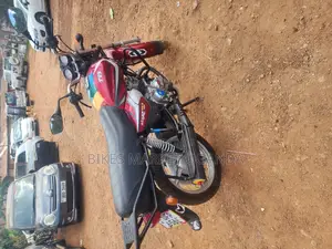 TVS HLX 125 2023 Red
