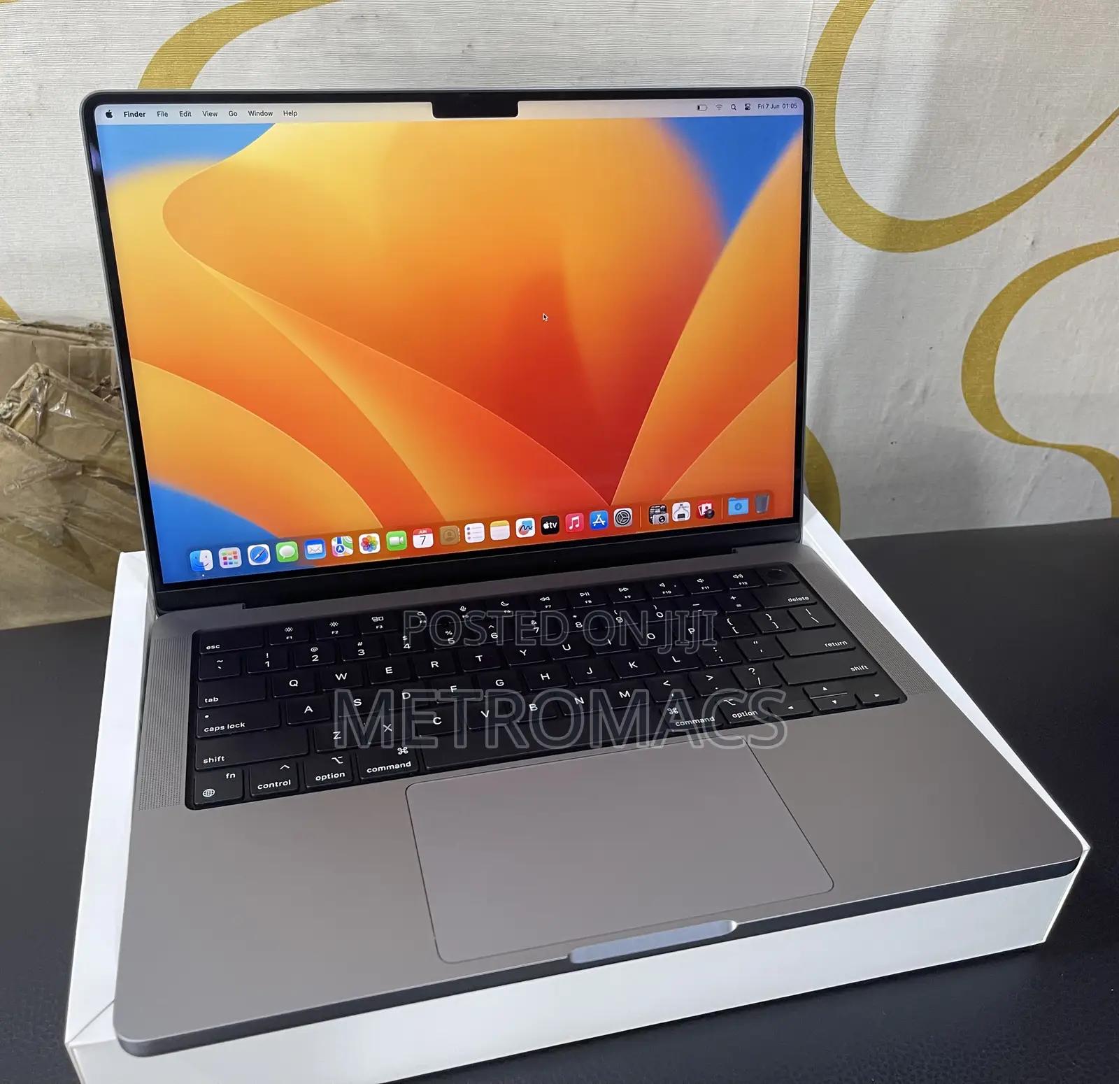Laptop Apple MacBook Pro 2021 M1 16GB Apple M1 Pro SSD 512GB