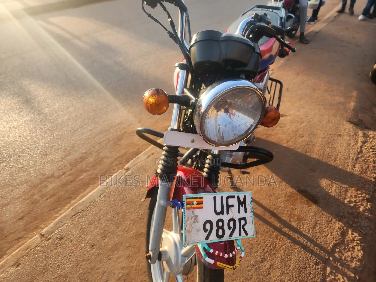 TVS HLX 125 2023 Red