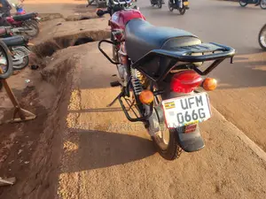 TVS HLX 125 2023 Red