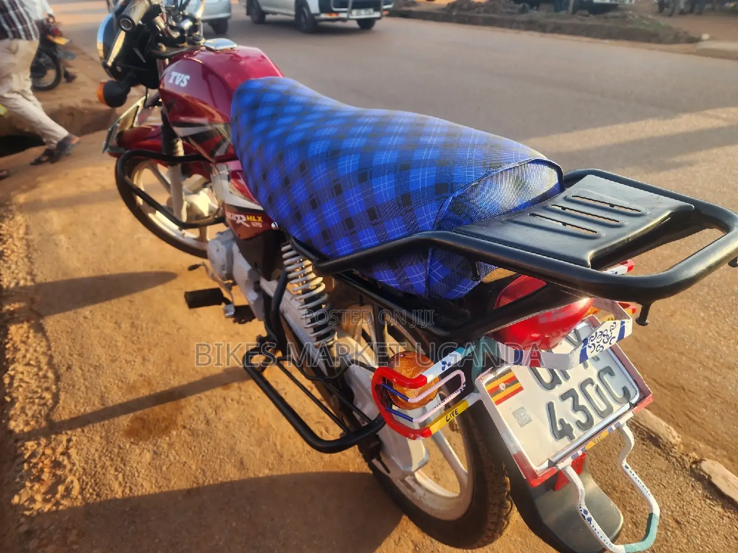 TVS HLX 125 2023 Red