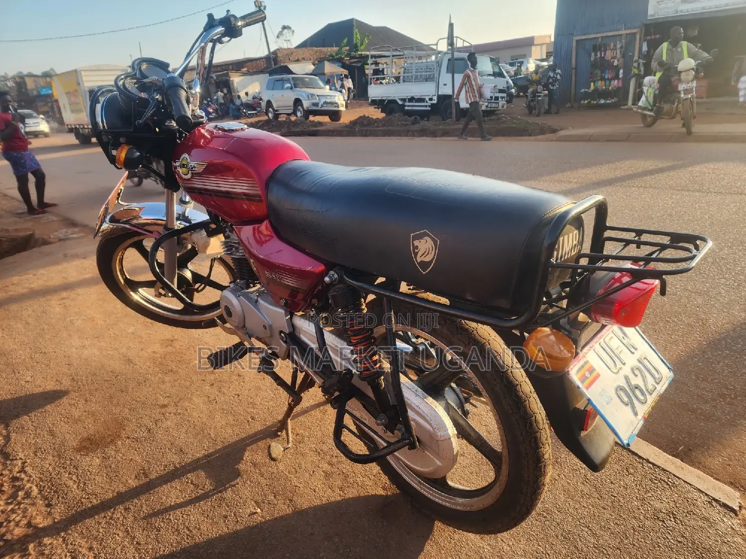 TVS HLX 125 2024 Red