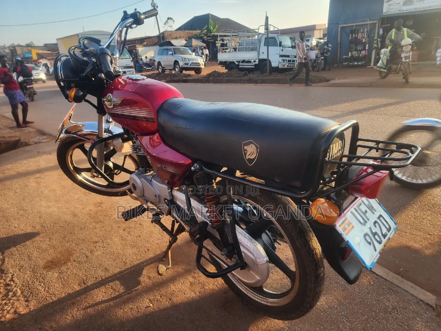 TVS HLX 125 2024 Red