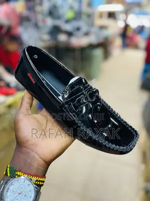 Original Leather Clarks Shinny Moccasins
