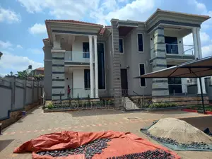Furnished 6bdrm Mansion in Kira Corporate for sale