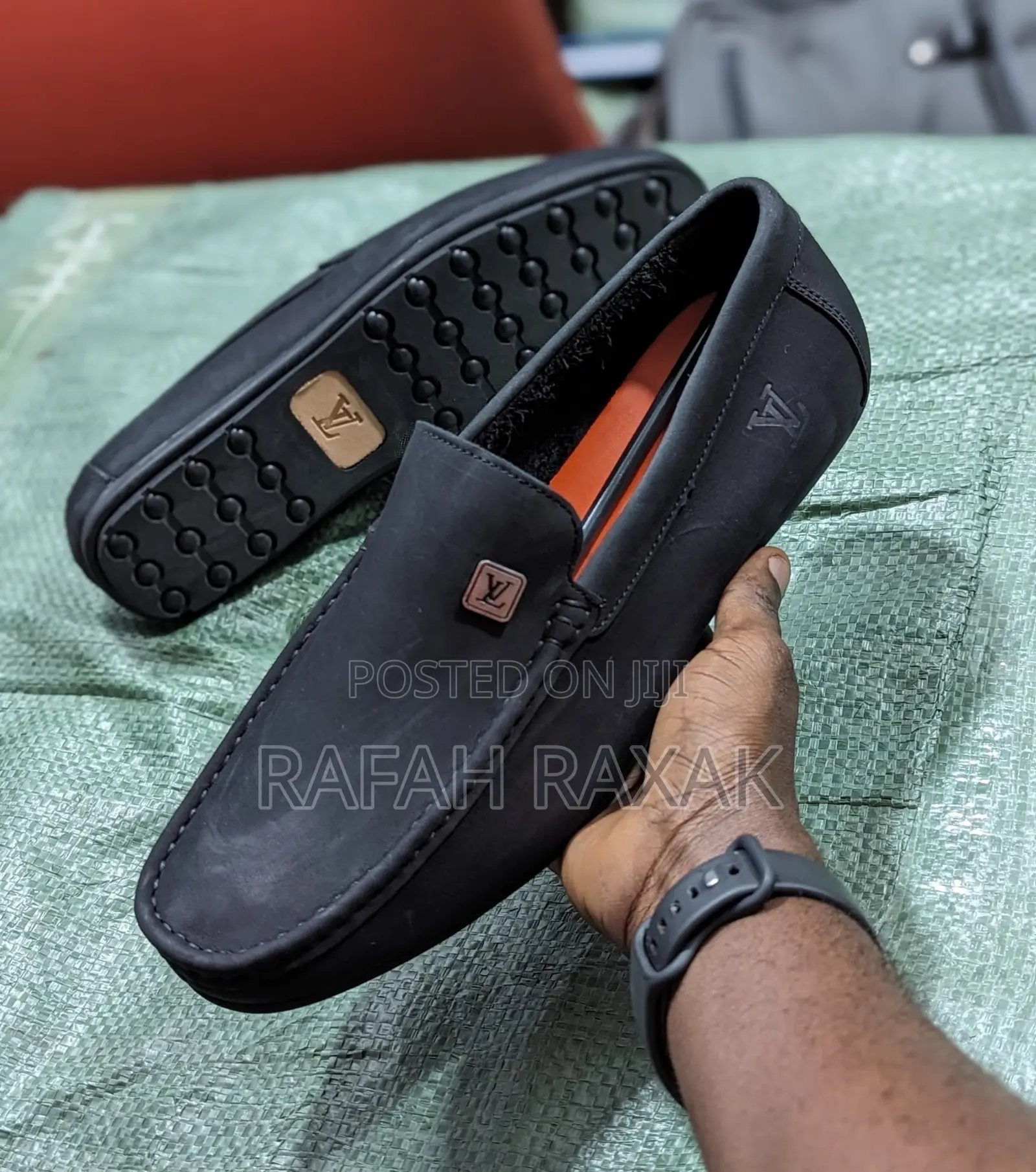 Original Casual Louis Vuitton Flat Sole Leather Moccasins