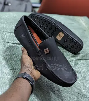 Original Casual Louis Vuitton Flat Sole Leather Moccasins