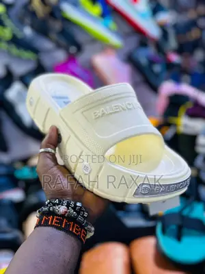 Original Men’S Cream Balenciaga Push in Sandals