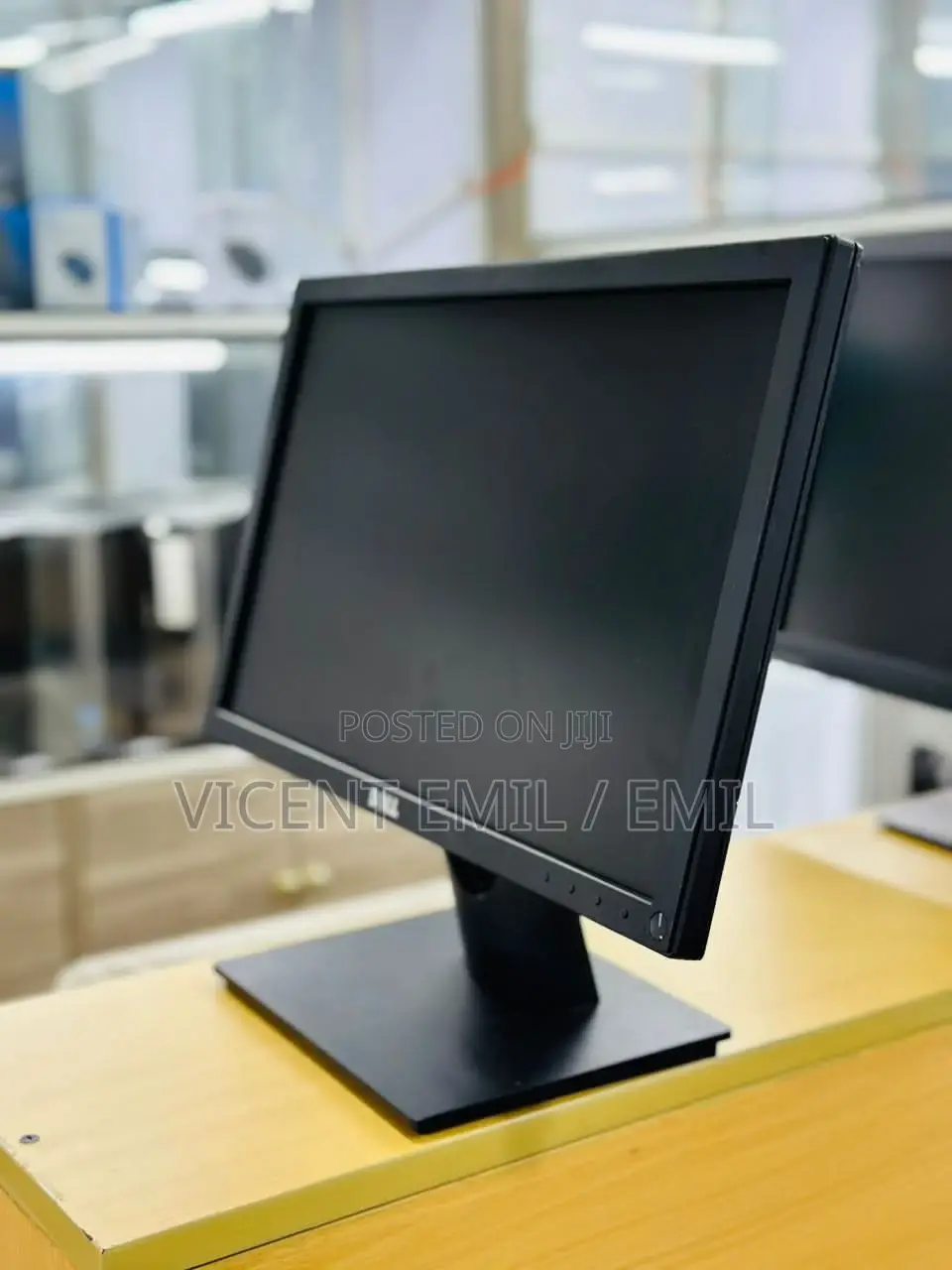Dell Monitor 19inch Slim Wide 2