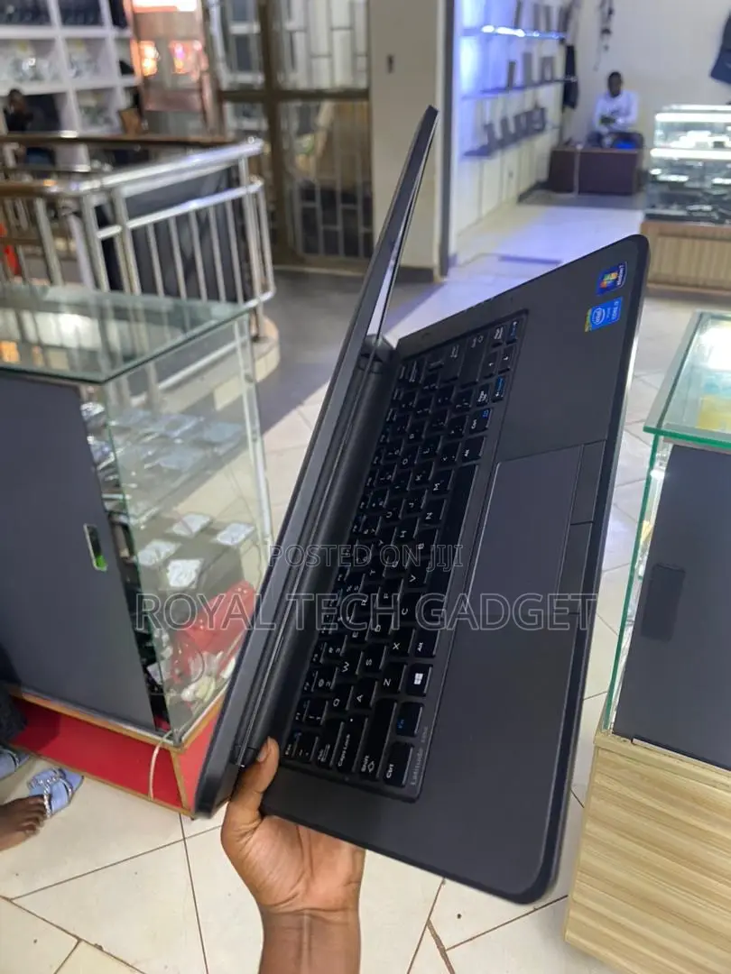 Laptop Dell 8GB Intel Core I3 HDD+SSD 500GB