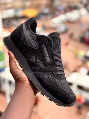 Reebok Sneakers