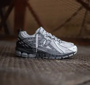 Original Classic New Balance 1906 R Grey Sole Sneaker
