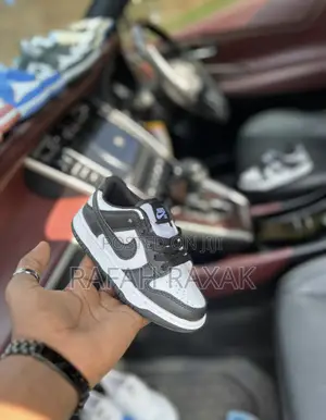 Classic Kid’S Black White Nike Sb Sneakers