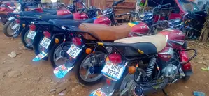 TVS HLX 125 2021 Red