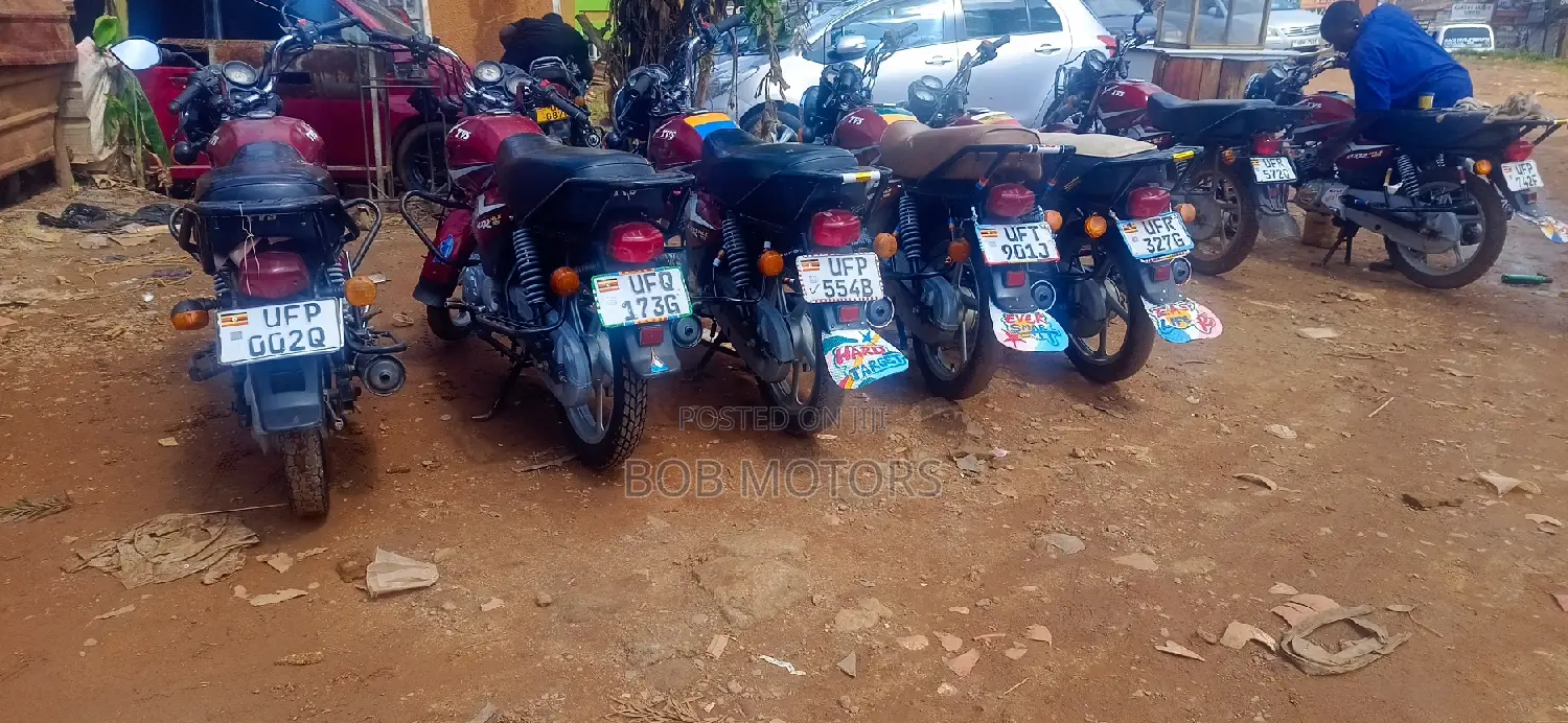 TVS HLX 125 2021 Red