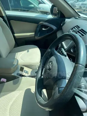 Toyota Vanguard 2012 Silver