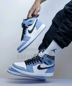 Original Nike Air Jordan 1 Retro High OG “University Blue”