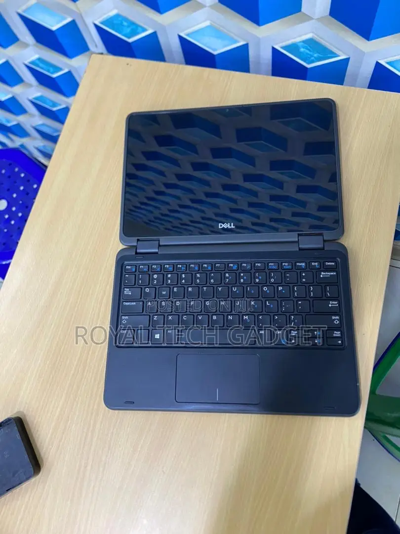 Laptop Dell Latitude 3189 4GB Intel Celeron HDD+SSD 128GB