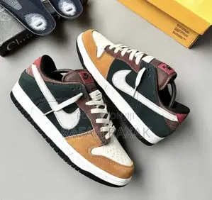 Original Nike SB Dunk Low Joe Strummer Suede Sneaker