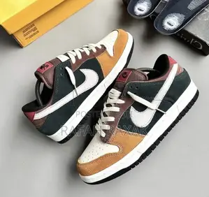 Original Nike SB Dunk Low Joe Strummer Suede Sneaker