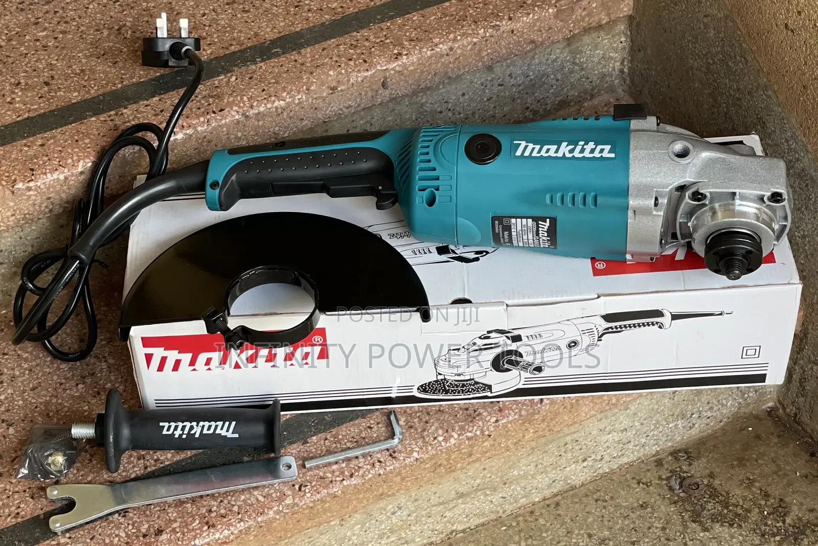 Makita Grinder GA9020