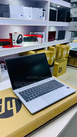 New Laptop HP ProBook 445 G9 8GB AMD Ryzen 7 SSD 512GB