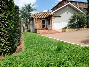 4bdrm Bungalow in Kololo Property, Central Division for rent