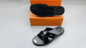 Original Fashion Ferragamo Shinny Cross Sandals
