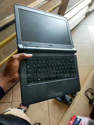 Laptop Dell Latitude E3350 4GB Intel Core I5 HDD+SSD 256GB