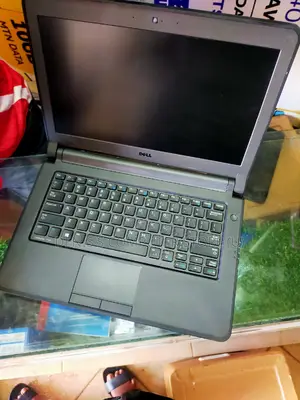 Laptop Dell Latitude E3350 4GB Intel Core I5 HDD+SSD 256GB