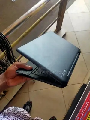 Laptop Toshiba C50 4GB Intel Celeron HDD+SSD 500GB