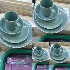 Brand Deern Plate Set