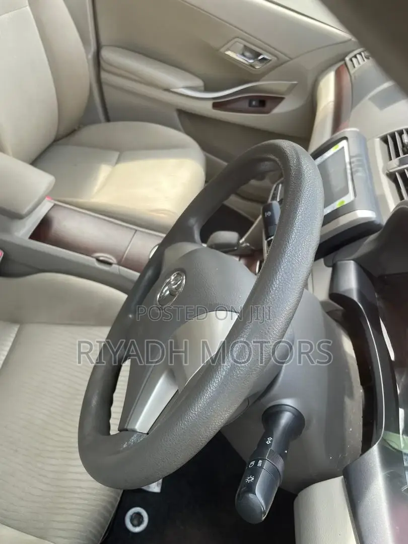 Toyota Premio 1.8 FWD 2010 Silver